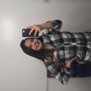 Meet your Posher, Mia